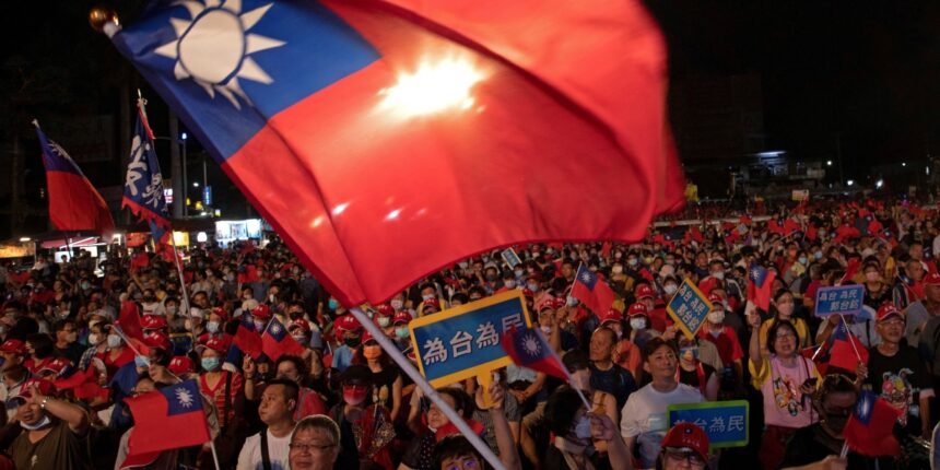 large crowd with Taiwan flag